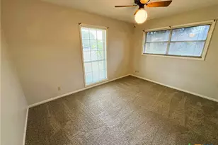 111 Yorkshire Ln, Victoria, TX 77904 - Photo 19