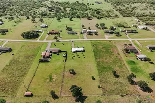 413 W Oaks Dr, Victoria, TX 77905 - Photo 33