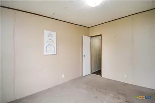 413 W Oaks Dr, Victoria, TX 77905 - Photo 17