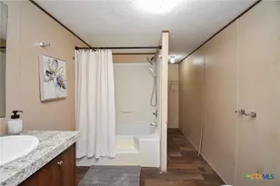 413 W Oaks Dr, Victoria, TX 77905 - Photo 23