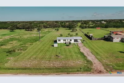 413 West Oaks Drive, Victoria, TX 77905 - Photo 3