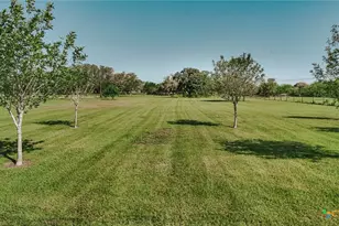 413 W Oaks Dr, Victoria, TX 77905 - Photo 27
