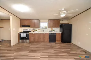 413 W Oaks Dr, Victoria, TX 77905 - Photo 9