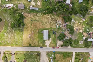 409 Summit Dr, Kyle, TX 78640 - Photo 25