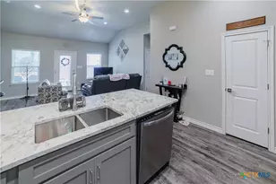 123 Navarro Xing, Seguin, TX 78155 - Photo 13