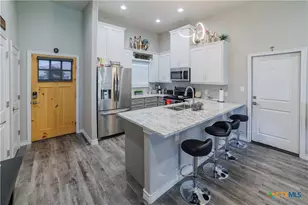 123 Navarro Xing, Seguin, TX 78155 - Photo 5
