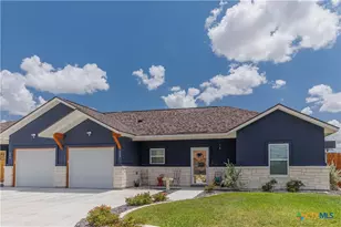 123 Navarro Xing, Seguin, TX 78155 - Photo 1