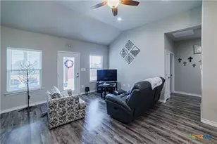 123 Navarro Xing, Seguin, TX 78155 - Photo 7