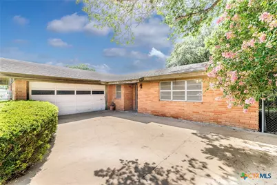116 E Wallace Street, Gonzales, TX 78629 - Photo 3