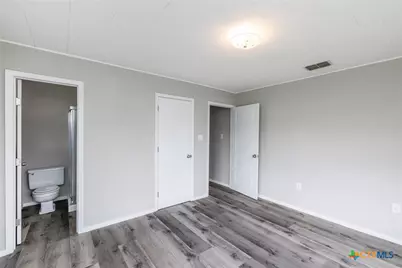 116 E Wallace Street, Gonzales, TX 78629 - Photo 9