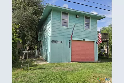 703 E Houston Avenue, Seadrift, TX 77983 - Photo 1