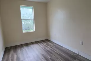 703 E Houston Ave, Seadrift, TX 77983 - Photo 17