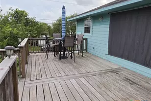 703 E Houston Ave, Seadrift, TX 77983 - Photo 11