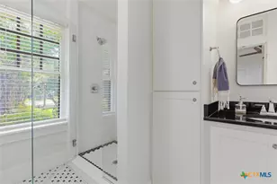 1120 W Hopkins St, San Marcos, TX 78666 - Photo 13