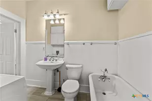 202 S 27th St, Temple, TX 76504 - Photo 13