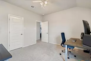 408 Black Opal Dr, Jarrell, TX 76537 - Photo 21
