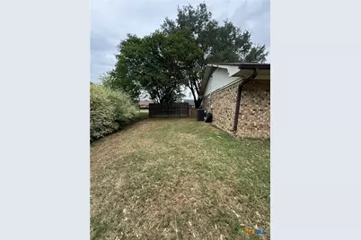 636 E Kempner Street, Mabank, TX 75147 - Photo 9