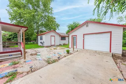 205 N Mesquite Avenue, Luling, TX 78648 - Photo 29