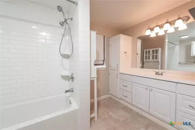 205 N Mesquite Avenue, Luling, TX 78648 - Photo 13