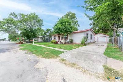 205 N Mesquite Avenue, Luling, TX 78648 - Photo 33