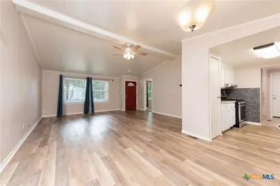 205 N Mesquite Avenue, Luling, TX 78648 - Photo 5