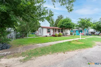 205 N Mesquite Avenue, Luling, TX 78648 - Photo 35