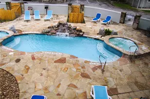 730 E Mather St, New Braunfels, TX 78130 - Photo 3