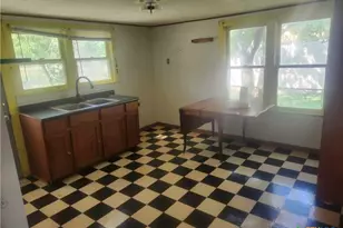 1003 Gunther St, Victoria, TX 77901 - Photo 5