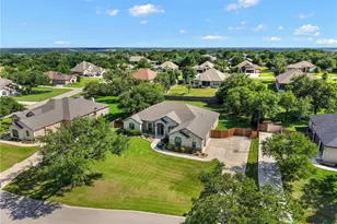 259 Belleview Dr, Belton, TX 76513 - Photo 3