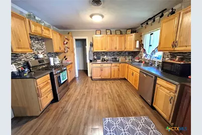 701 Morning Glory Lane, Victoria, TX 77904 - Photo 3