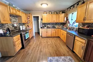 701 Morning Glory Ln, Victoria, TX 77904 - Photo 3