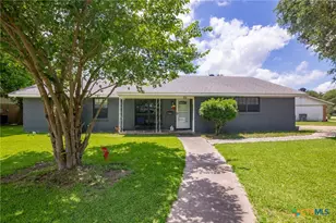 701 Morning Glory Ln, Victoria, TX 77904 - Photo 1