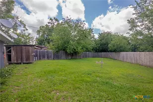 701 Morning Glory Ln, Victoria, TX 77904 - Photo 25