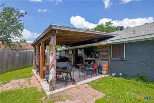 701 Morning Glory Ln, Victoria, TX 77904 - Photo 27