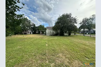 205 S Valley Street, Cuero, TX 77954 - Photo 5