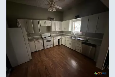 205 S Valley Street, Cuero, TX 77954 - Photo 11
