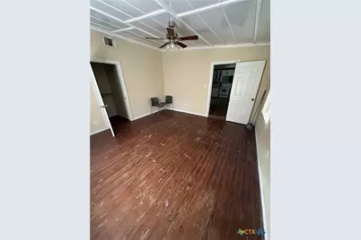 205 S Valley Street, Cuero, TX 77954 - Photo 9