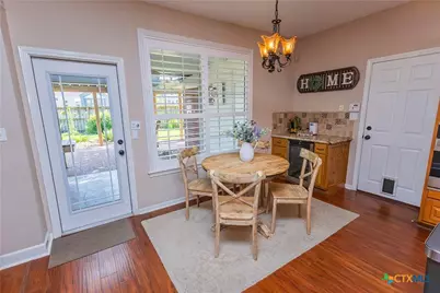 309 Whitechurch Lane, Victoria, TX 77904 - Photo 9