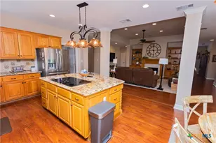 309 Whitechurch Ln, Victoria, TX 77904 - Photo 7