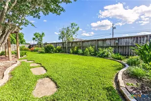 309 Whitechurch Ln, Victoria, TX 77904 - Photo 33