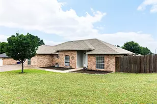 907 Vernon Dr, Copperas Cove, TX 76522 - Photo 3
