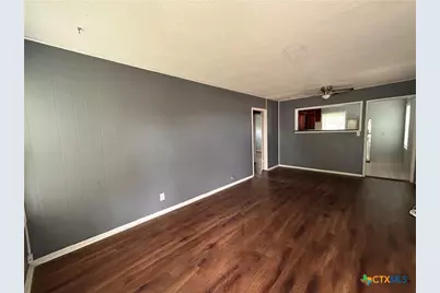 1307 E Mistletoe Avenue, Victoria, TX 77901 - Photo 5