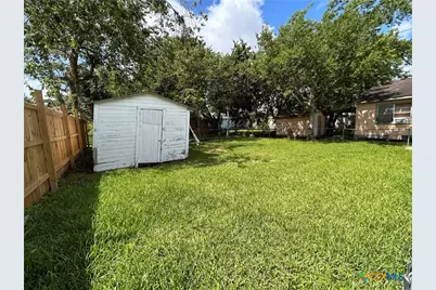 1307 E Mistletoe Avenue, Victoria, TX 77901 - Photo 17