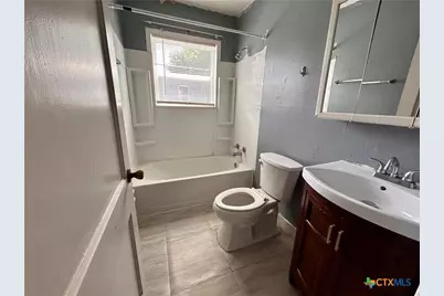 1307 E Mistletoe Avenue, Victoria, TX 77901 - Photo 11
