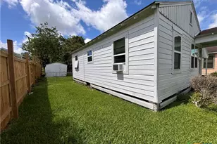 1307 E Mistletoe Ave, Victoria, TX 77901 - Photo 15