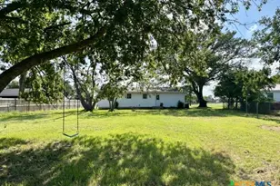 206 Barton Ln, Gatesville, TX 76528 - Photo 15