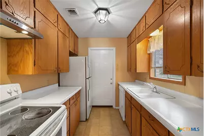 185 Oklahoma Avenue, New Braunfels, TX 78130 - Photo 11
