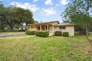 185 Oklahoma Ave, New Braunfels, TX 78130 - Photo 3