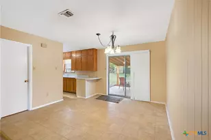 185 Oklahoma Ave, New Braunfels, TX 78130 - Photo 9