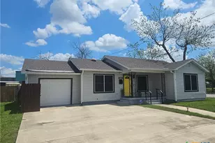 2002 N Wheeler St, Victoria, TX 77901 - Photo 1